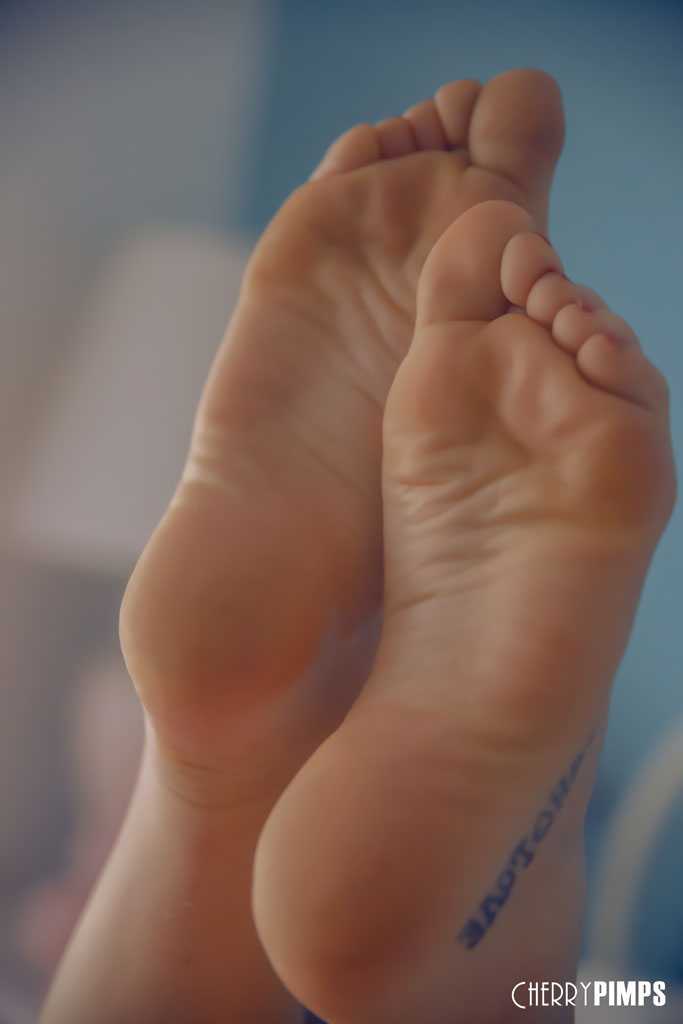 لایک و کامنت فراموش نشه