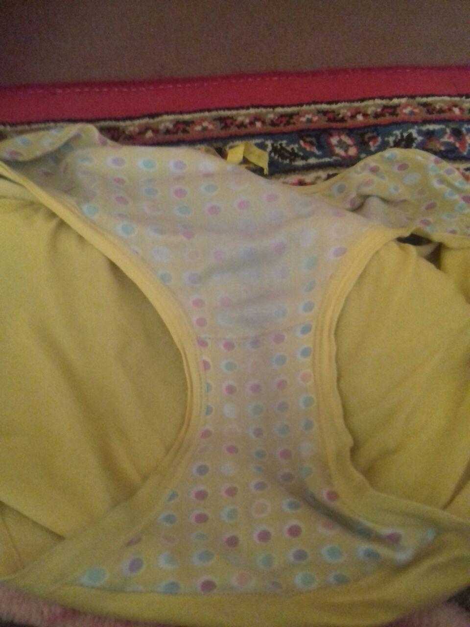 کسی میخواد در مورد مامانم بحریم بیاد پی وی شماره بده بریم تلگرام