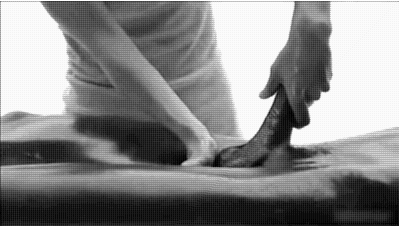 اینقدر دوست دارم یکی برام اینجوری بماله . من که آخرش میمیرم