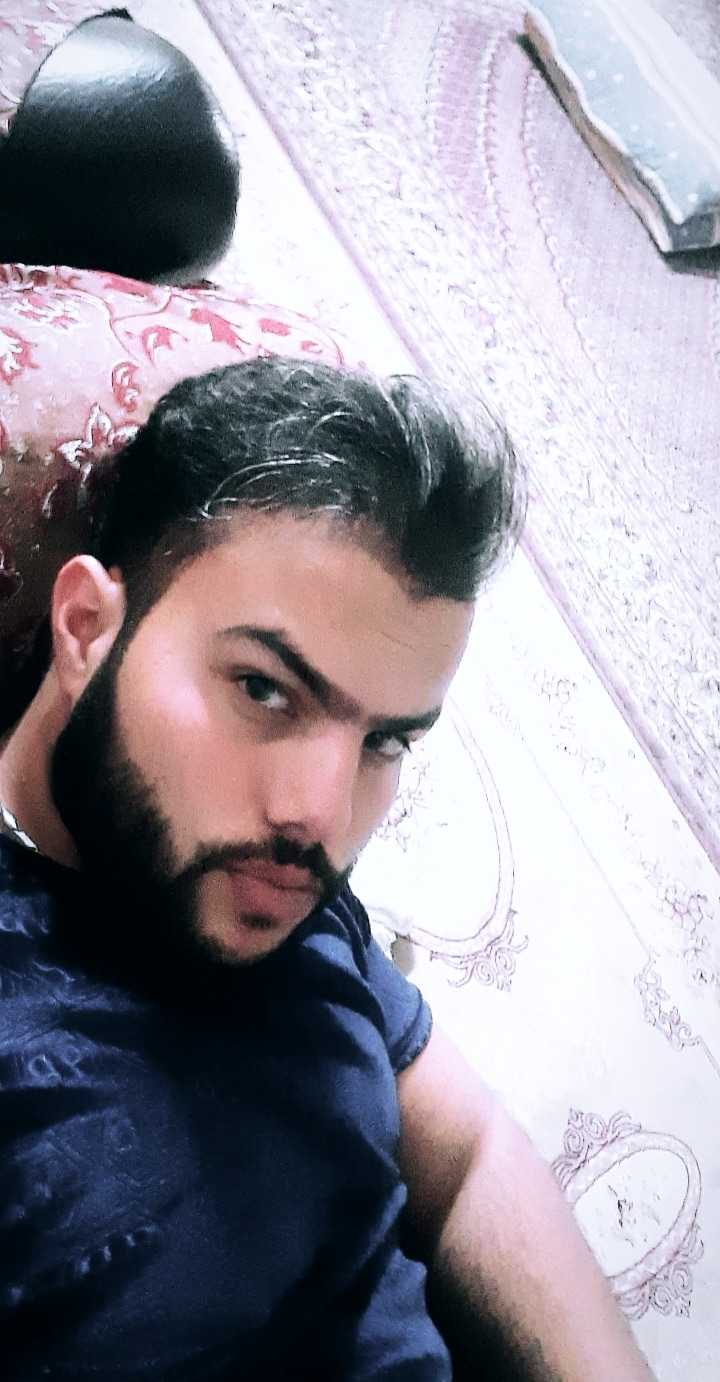 ♥️جاتون اینجاست <br>اینم بنده مخلص شمااا <br>هر کس پایه رفاقت و ...بود پیام بده <br>سینگلم