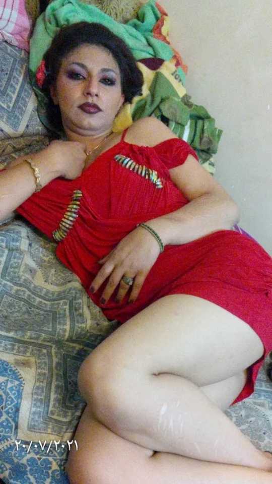 زنم خیلی حشری و سکسیه