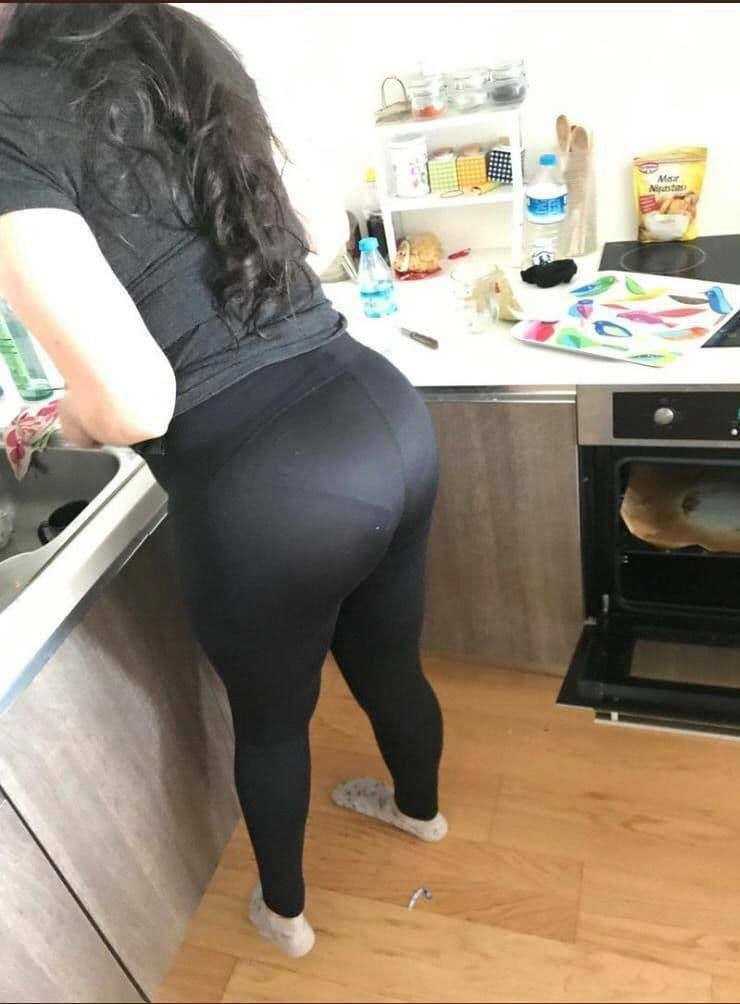 شدم آشپزچندتا دوست خوب <br>عکاس حسن اقا دوست خوبم <br>ودوتاازدوستاش چه شبی بشه