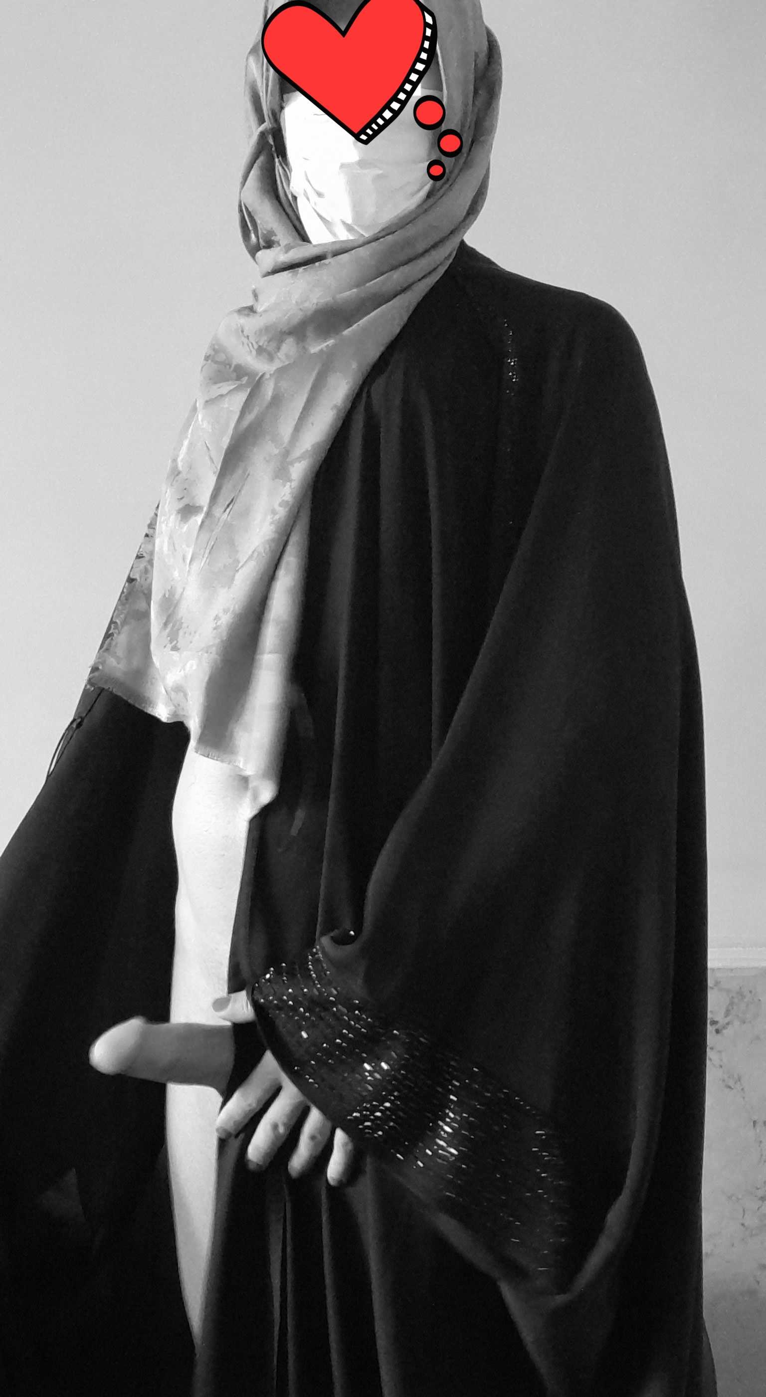 دلم میخاد یکی فقط جلوم زانو بزنه و واسم بخوره . این تنها آرزومه
