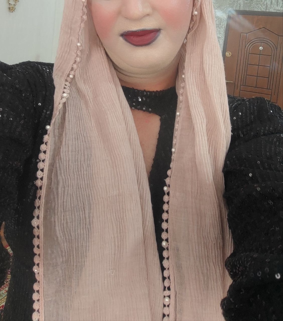 فانتزی عروس شدن زنپوش چادری تبریزی و کون دادن به شوهر کیر کلفت مثل یه زن + عکسام.

فانتزیم هست عروس بشم زنپوش چادری تبریزی و کون دادن به شوهر کیر کلفت مثل یه زن رو تجربه کنم و لذت ببرم