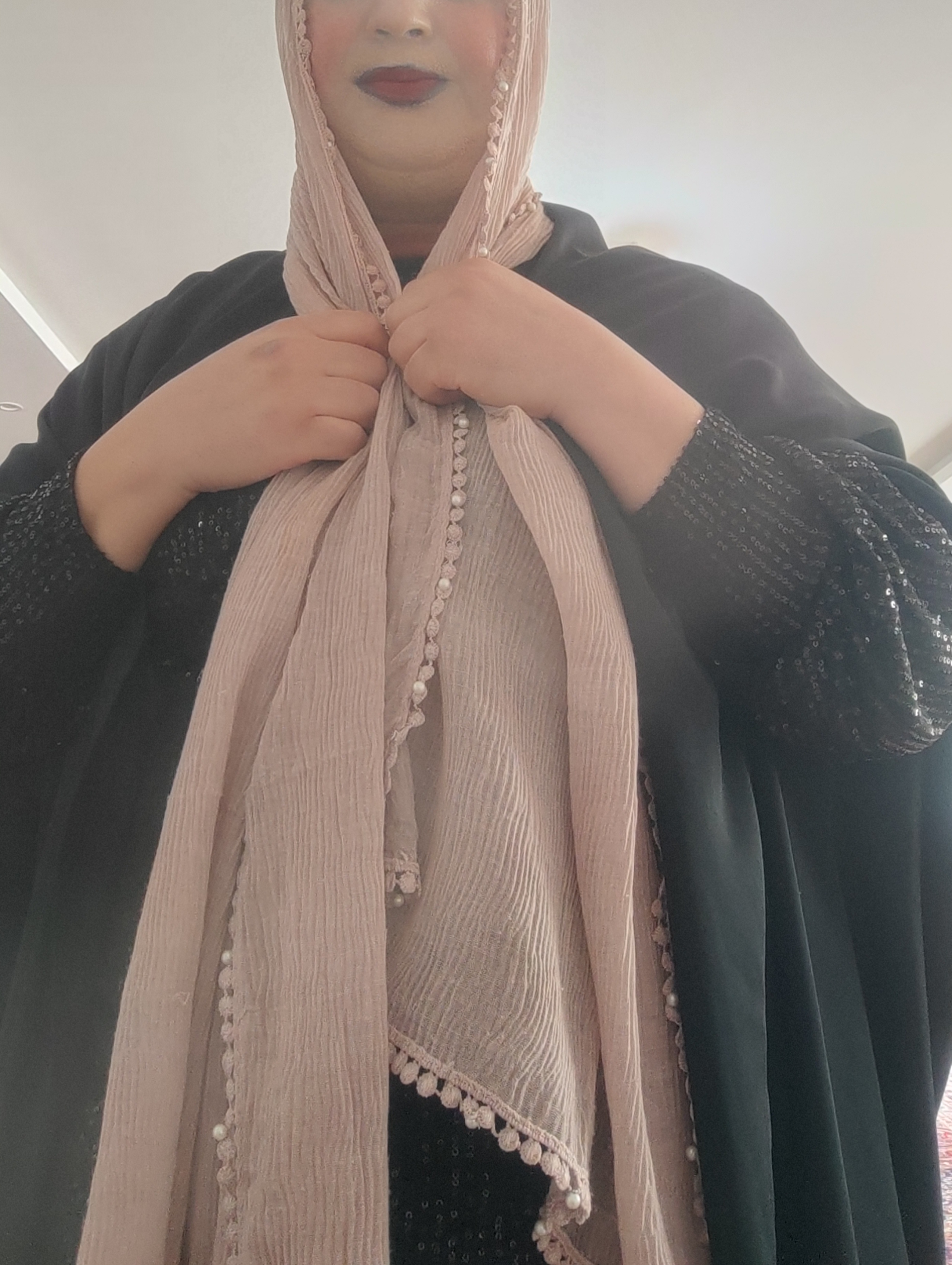 فانتزی عروس شدن زنپوش چادری تبریزی و کون دادن به شوهر کیر کلفت مثل یه زن + عکسام.

فانتزیم هست عروس بشم زنپوش چادری تبریزی و کون دادن به شوهر کیر کلفت مثل یه زن رو تجربه کنم و لذت ببرم
